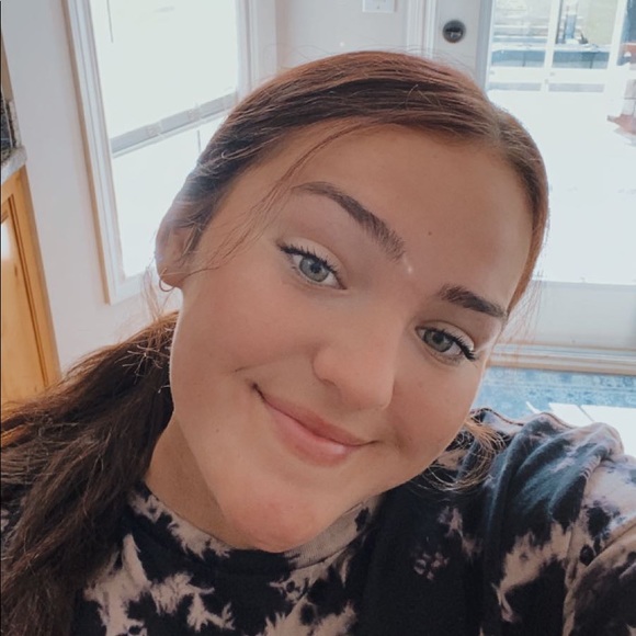 Meet your Posher, Madison - Picture 1 of 1